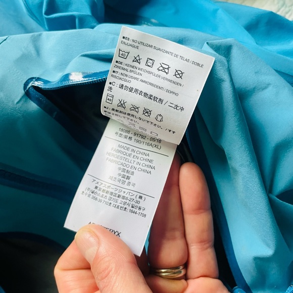 Arcteryx Alpha AR Gortex Pro Blue Gradient Color - Picture 8 of 16